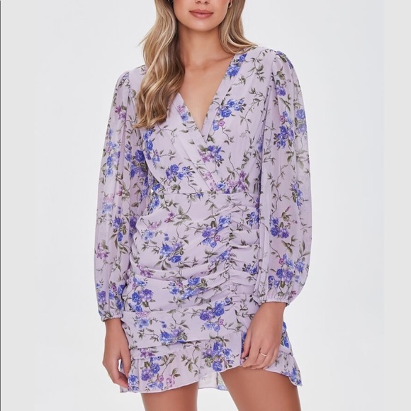 Forever 21 Dresses & Skirts - F21 Ruched Floral Print Long Sleeve Mini Dress